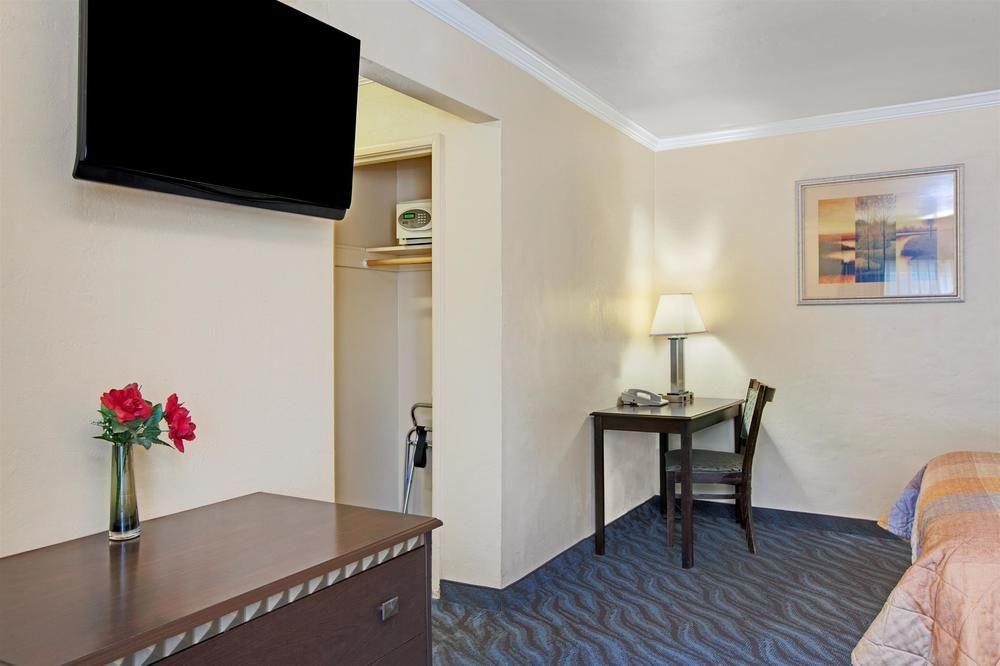 Motel Super 8 By Wyndham Berkeley Exterior foto